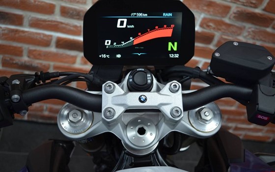 Gebrauchtmotorrad BMW F 900 R - Bild 7