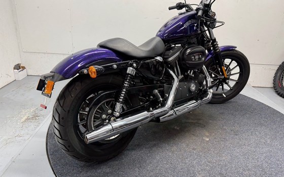 Gebrauchtmotorrad Harley-Davidson Sportster XL 883 N Iron - Bild 7