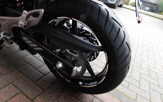 Gebrauchtmotorrad Suzuki SFV 650 Gladius - Bild 10