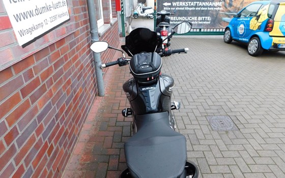 Gebrauchtmotorrad Suzuki SFV 650 Gladius - Bild 12
