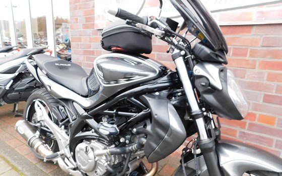 Gebrauchtmotorrad Suzuki SFV 650 Gladius - Bild 17