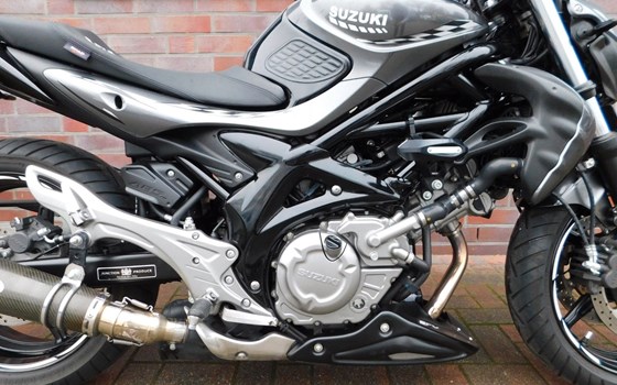 Gebrauchtmotorrad Suzuki SFV 650 Gladius - Bild 20