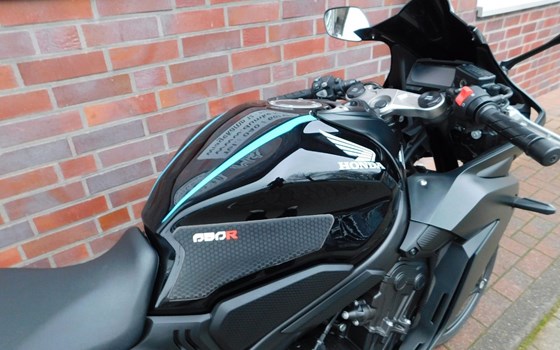 Gebrauchtmotorrad Honda CBR650R - Bild 17