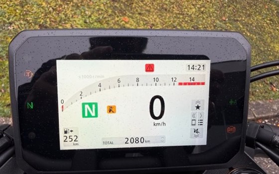 Gebrauchtmotorrad Honda CB650R E-Clutch - Bild 5