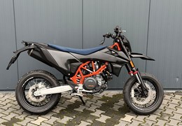 Neumotorrad KTM 690 SMC R