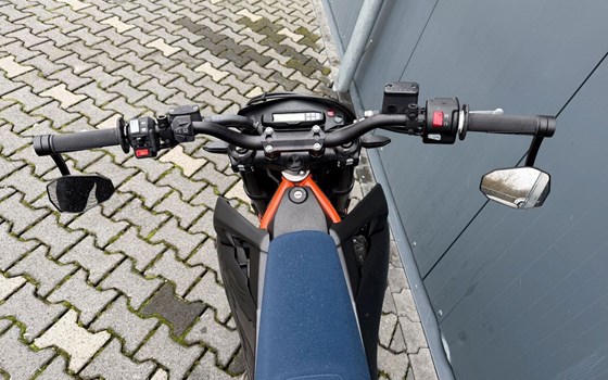 Neufahrzeug KTM 690 SMC R - Bild 4