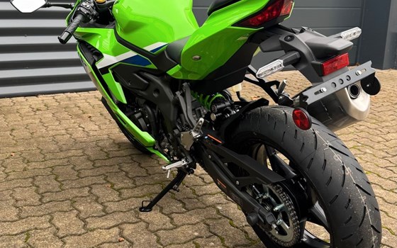 Neufahrzeug Kawasaki Ninja ZX-4RR - Bild 8