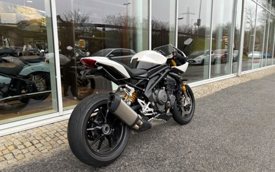 Gebrauchtmotorrad Triumph Speed Triple 1200 RR - Bild 5