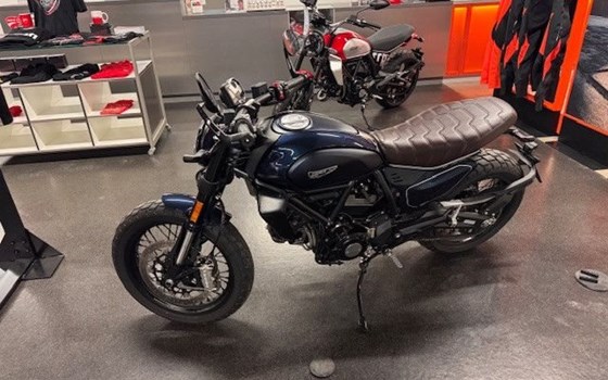 Gebrauchtmotorrad Ducati Scrambler Nightshift - Bild 3