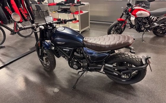 Gebrauchtmotorrad Ducati Scrambler Nightshift - Bild 4