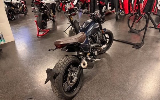 Gebrauchtmotorrad Ducati Scrambler Nightshift - Bild 6