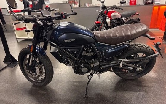 Gebrauchtmotorrad Ducati Scrambler Nightshift - Bild 8