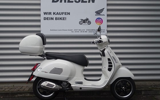 Gebrauchtmotorrad Vespa GTS 300 - Bild 1