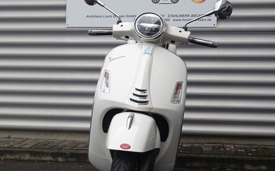 Gebrauchtmotorrad Vespa GTS 300 - Bild 2