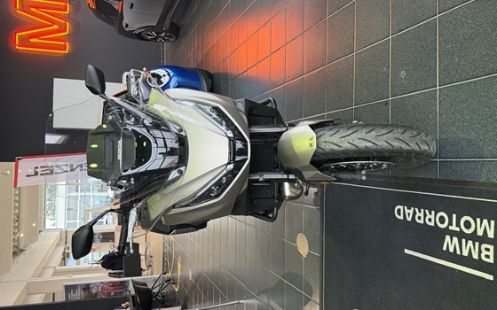 Gebrauchtmotorrad Honda NT1100 - Bild 3