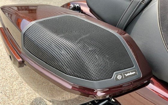 Gebrauchtmotorrad Harley-Davidson CVO Street Glide FLHXSE - Bild 12