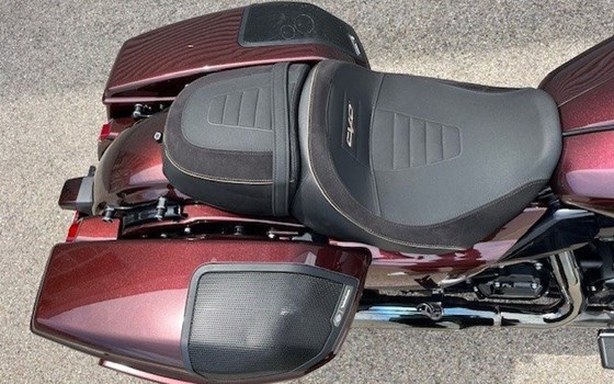 Gebrauchtmotorrad Harley-Davidson CVO Street Glide FLHXSE - Bild 9