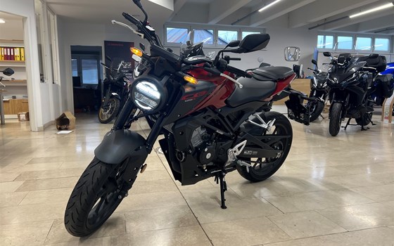 Gebrauchtmotorrad Honda CB125R - Bild 1