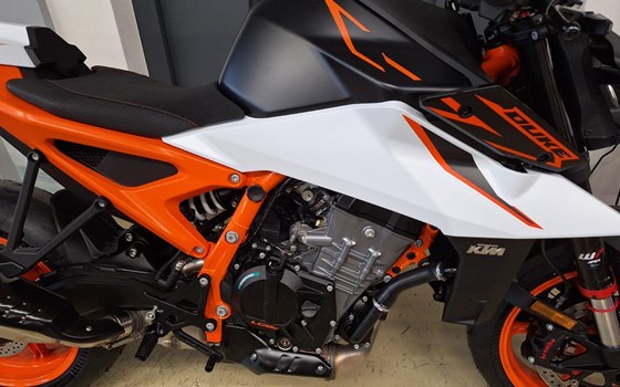 Gebrauchtmotorrad KTM 990 Duke R - Bild 4