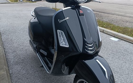 Gebrauchtmotorrad Vespa GTS 300 Super - Bild 8
