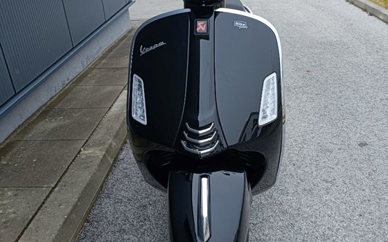 Gebrauchtmotorrad Vespa GTS 300 Super - Bild 4