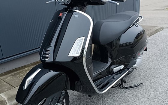 Gebrauchtmotorrad Vespa GTS 300 Super - Bild 5