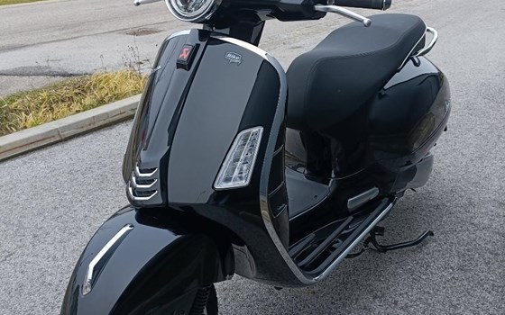 Gebrauchtmotorrad Vespa GTS 300 Super - Bild 6