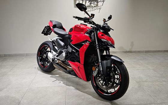Gebrauchtmotorrad Ducati Streetfighter V2 - Bild 1