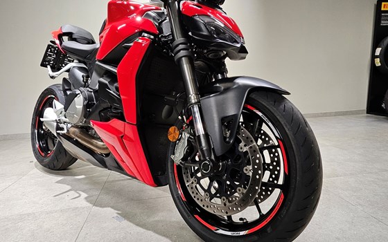 Gebrauchtmotorrad Ducati Streetfighter V2 - Bild 4