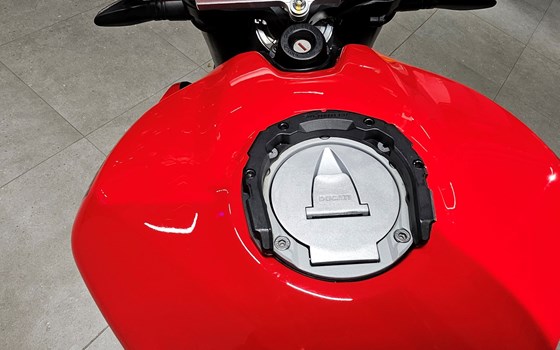 Gebrauchtmotorrad Ducati Streetfighter V2 - Bild 5