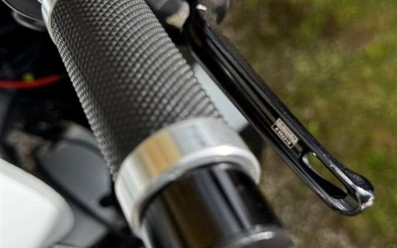 Gebrauchtmotorrad Honda CB 1000 R - Bild 8