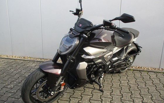 Gebrauchtmotorrad Ducati XDiavel V4 - Bild 2