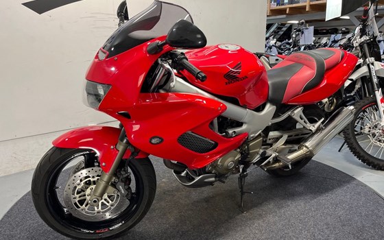 Gebrauchtmotorrad Honda VTR 1000 F Fire Storm - Bild 5