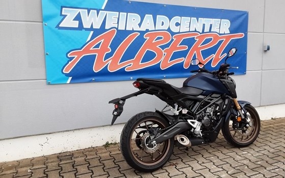 Gebrauchtmotorrad Honda CB125R - Bild 3