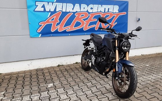 Gebrauchtmotorrad Honda CB125R - Bild 2