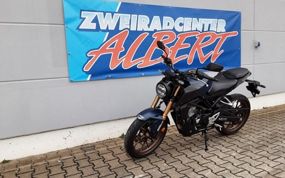 Gebrauchtmotorrad Honda CB125R - Bild 6