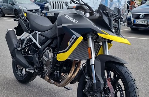 Neumotorrad Suzuki V-Strom 800