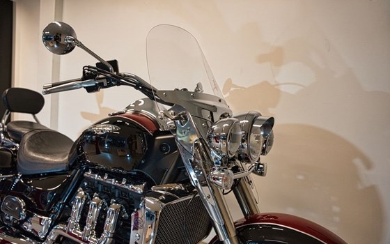 Gebrauchtmotorrad Triumph Rocket III Touring - Bild 12