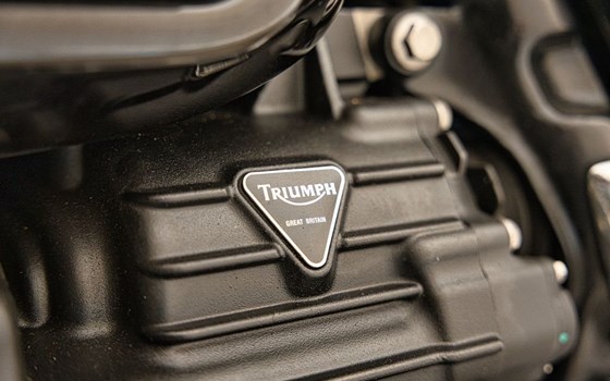 Gebrauchtmotorrad Triumph Rocket III Touring - Bild 16