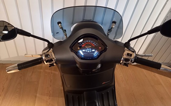 Gebrauchtmotorrad Vespa GTS 125 i.e. Super Sport - Bild 10