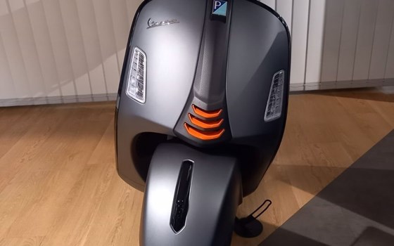 Gebrauchtmotorrad Vespa GTS 125 i.e. Super Sport - Bild 2