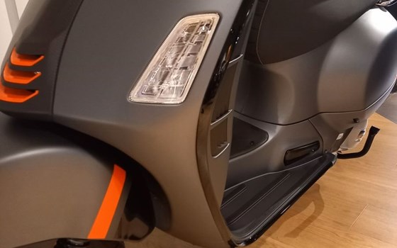 Gebrauchtmotorrad Vespa GTS 125 i.e. Super Sport - Bild 5