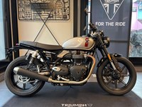 Gebrauchtmotorrad Triumph Speed Twin 900 * 2025 Aluminium Silver