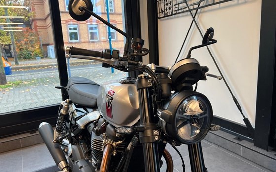 Gebrauchtmotorrad Triumph Speed Twin 900 - Bild 5