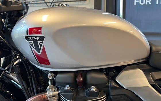 Gebrauchtmotorrad Triumph Speed Twin 900 - Bild 7