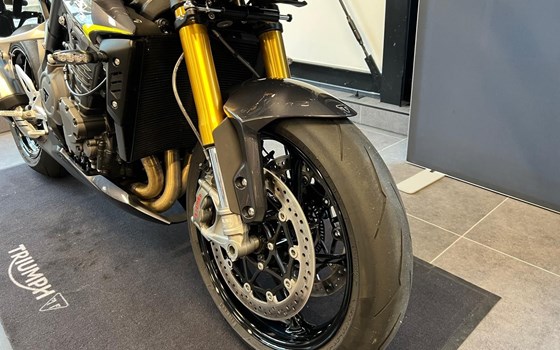 Gebrauchtmotorrad Triumph Speed Triple 1200 RS - Bild 15