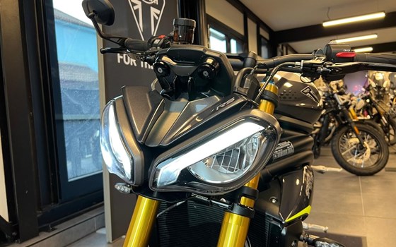 Gebrauchtmotorrad Triumph Speed Triple 1200 RS - Bild 17