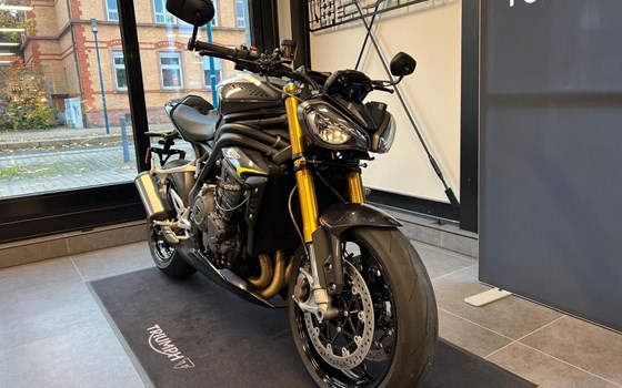 Gebrauchtmotorrad Triumph Speed Triple 1200 RS - Bild 2