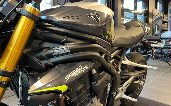 Gebrauchtmotorrad Triumph Speed Triple 1200 RS - Bild 4