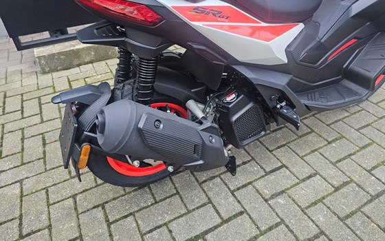 Neufahrzeug Aprilia SR GT 125 - Bild 7